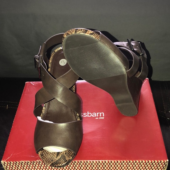 VERA - Picture 2 of 3